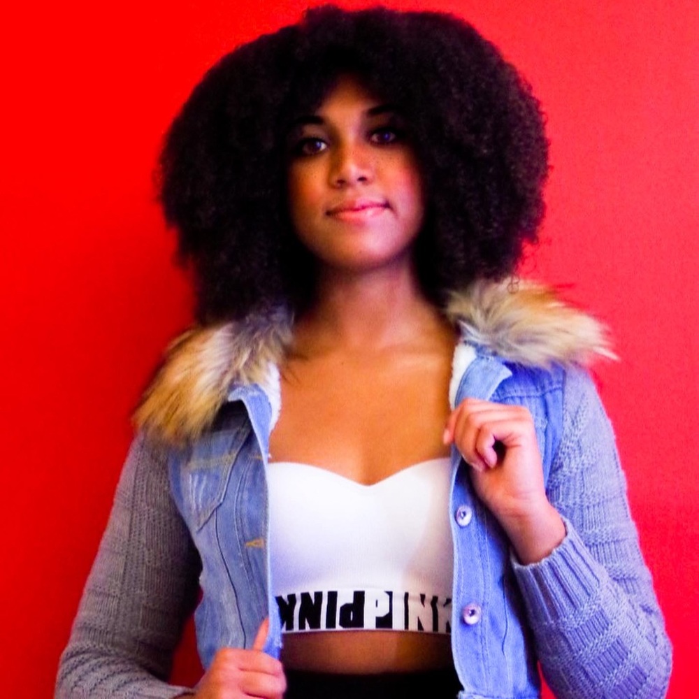 Meet your Posher, Lavenia